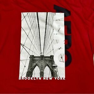 Aeropostale Red Graphic Tee Brooklyn Bridge New York Black White Picture Preppy